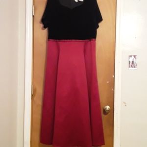 Black/red gavotta performance dress